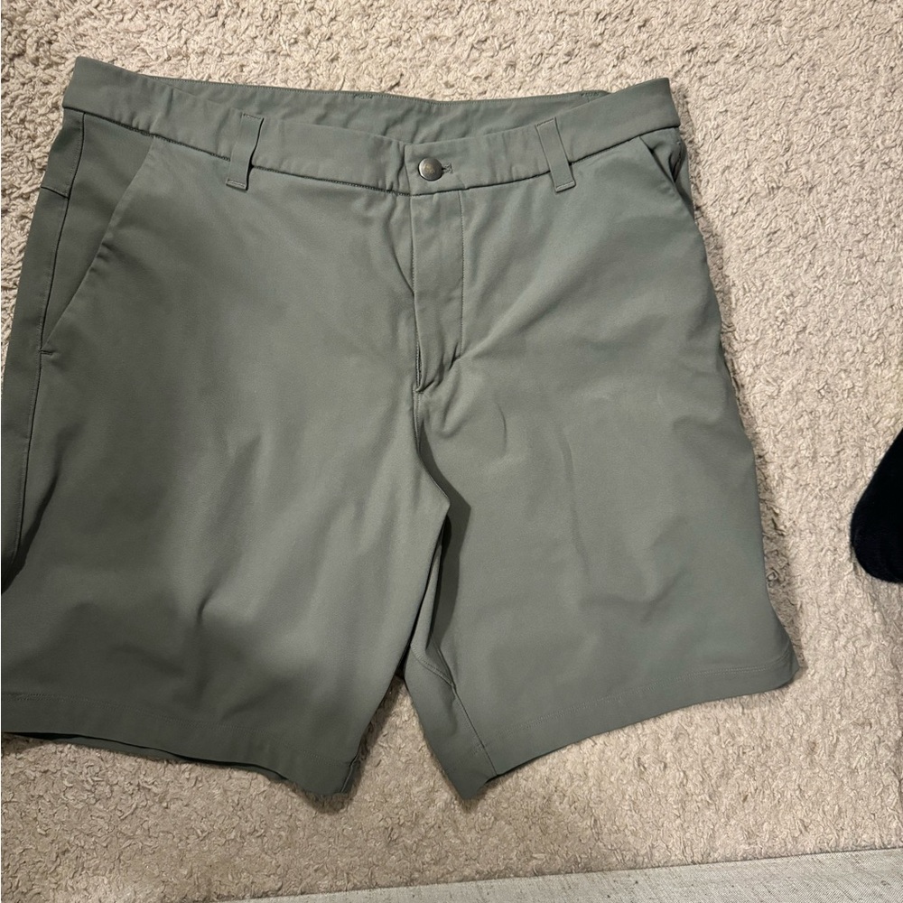 Lulu golf shorts